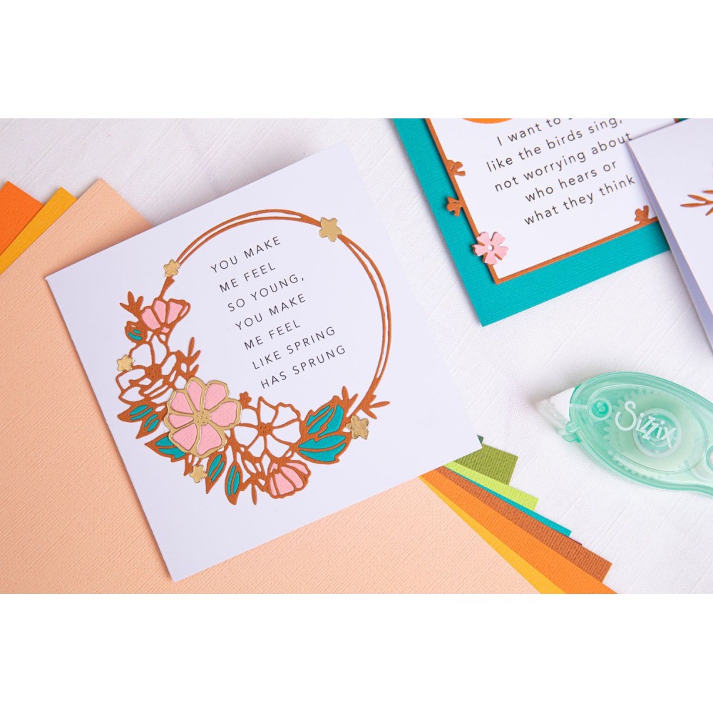 Set of Thinlits cutting dies - Sizzix - Floral Round by Lisa Jones, 7 pcs.