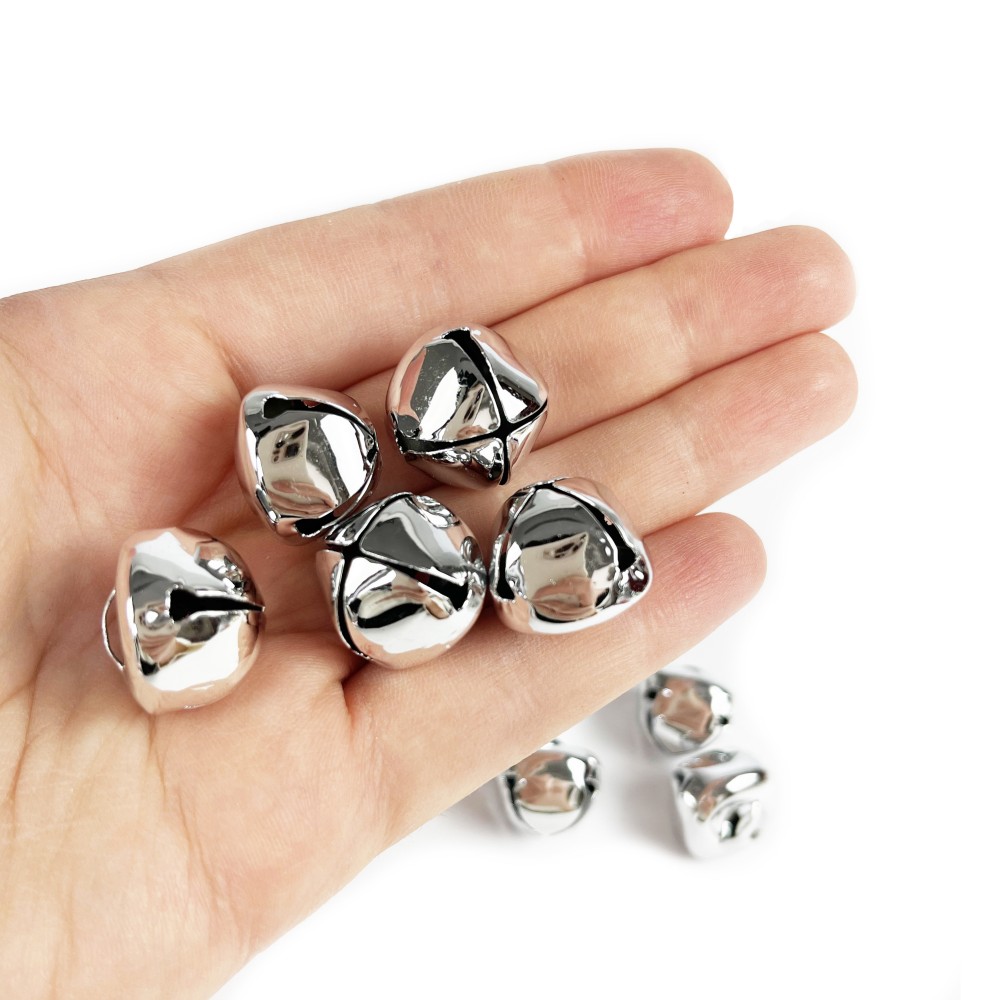 Dzwoneczki metalowe - srebrne, 1,5 x 2 cm, 16 szt.