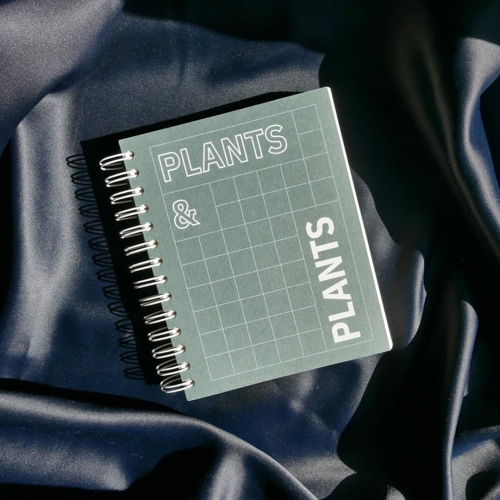 A coloring plants guidebook - Plants & Plants