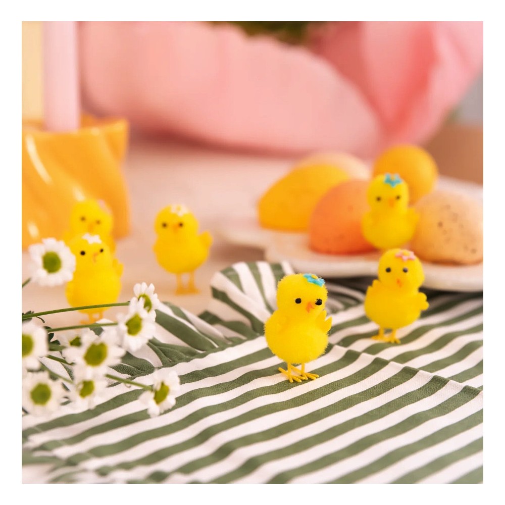 Easter chicks with flower - 4,5 cm, 6 pcs.