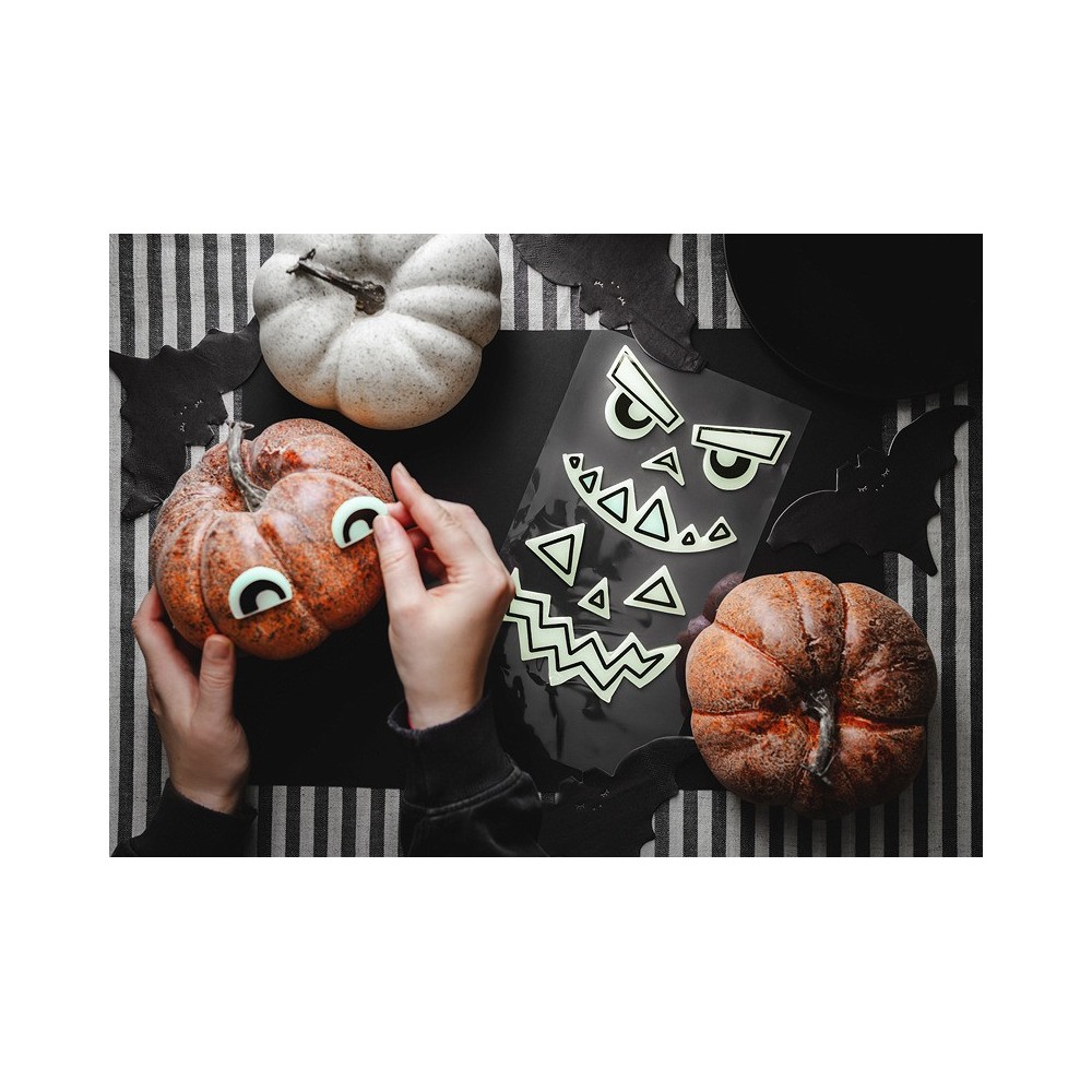 Halloweenowe żelowe naklejki na dynię - minki 2 szt.