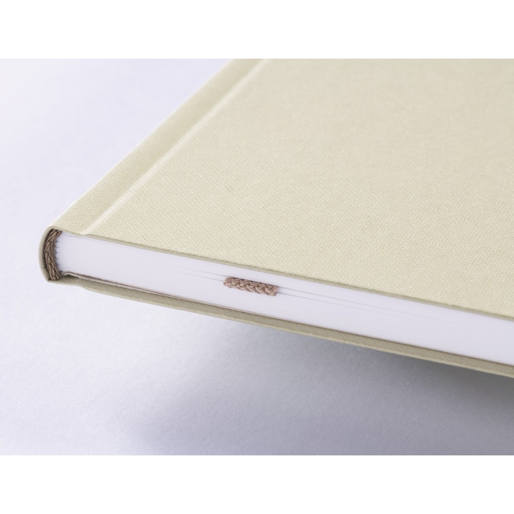 Dotted Mono Notebook - Gmund - Pistacchio 115 g 112 sheets